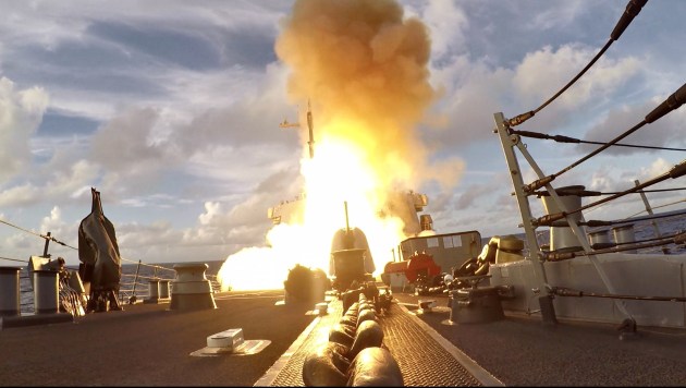 The Arleigh Burke-class guided-missile destroyer USS Benfold (DDG 65) launches a Standard Missile 6 during the coordinated multi-domain, multi-axis, long-range maritime strikes against the former Oliver Hazard Perry-class frigate USS Vandegrift as part of Valiant Shield 2022, June 16, 2022. (US Navy photo by Mass Communication Specialist 2nd Class Arthur Rosen)
