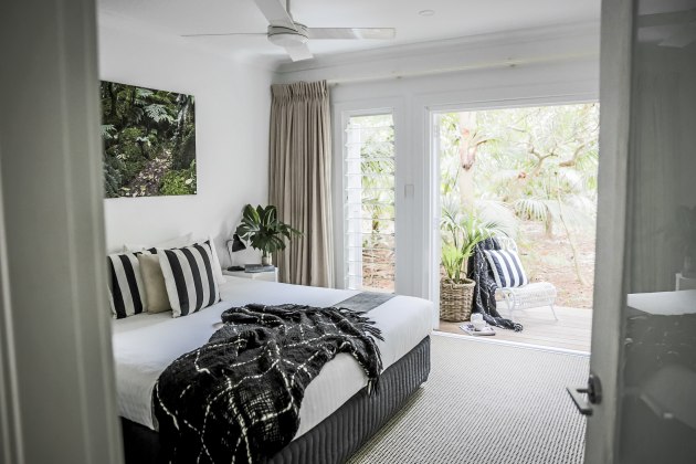 We have to say the accommodation at Pinetrees Lodge was excellent. We stayed in the Garden Cottage which featured one large bedroom and a lounge area with two more beds. The private outdoor living deck faced north onto subtropical gardens, and we all took advantage of the beautiful freestanding stone bath tucked away outside. I was really impressed by the bookshelf and I&rsquo;m proud to say I read two books on that trip. I never get to do that at home!