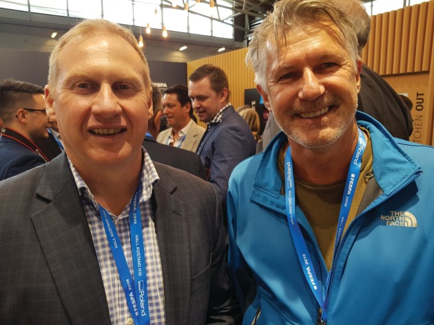 (l-r) Nigel Davies, SGIAA; and Michael O&rsquo;Neil, Badge World