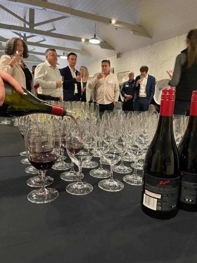 Wine and conversation flowed: a great time was had by all.