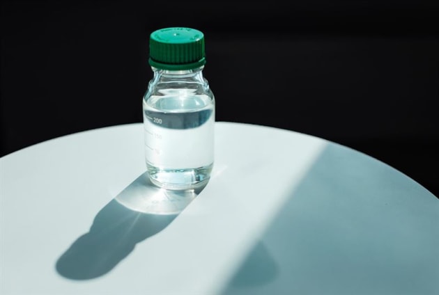 Renewable Neste RE consists of pure hydrocarbons made from bio-based raw materials and can be used as a drop-in solution to replace fossil feedstock in the making of polymers and chemicals.