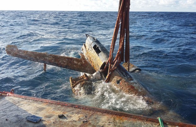 The wreckage of Westwind VH-NGA is brought back to the surface during the re-opened ATSB investigation. (ATSB)