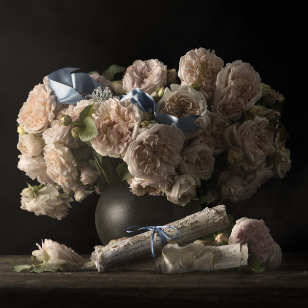 <p>&copy; Alexia Sinclair. Bed of Roses.</p>