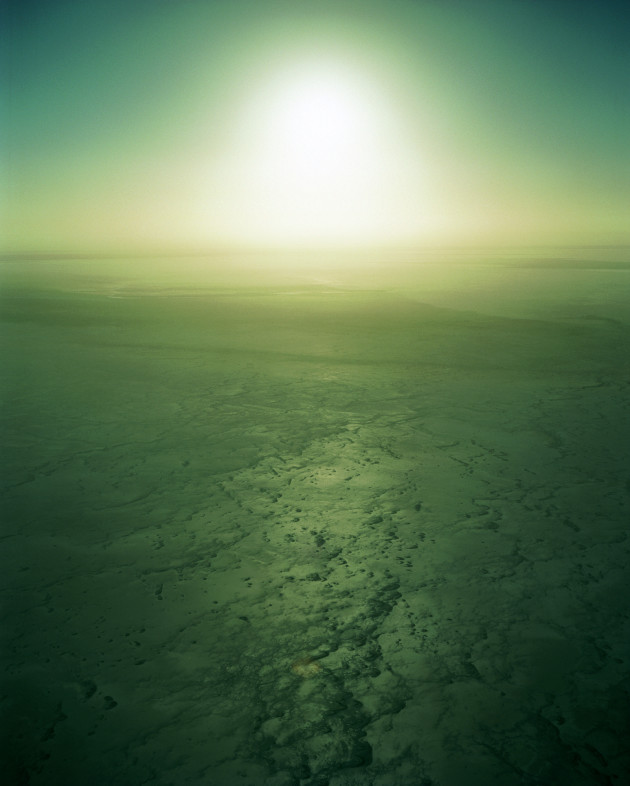 &copy; Ben Storrier. Lake Eyre, 2001.