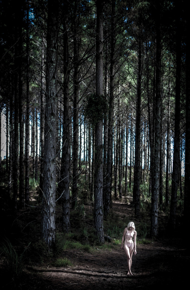 Personal work.
Girl in woods. &copy; RiK.