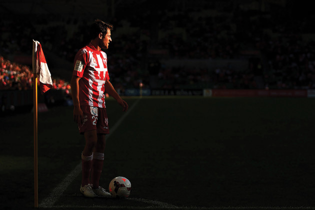 February Sun. Shot for Getty Images, Mate
Dugandzic of Melbourne takes a corner kick
during the match between Melbourne Heart
and Brisbane Roar at AAMI Park, 23 February. &copy; Darrian Traynor.
