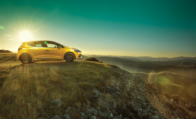 Top o&rsquo; the world. The new Renault
Clio, shot on a mountain range in the
last light of the day.
Client: Wheels magazine. &copy; Nathan Duff.