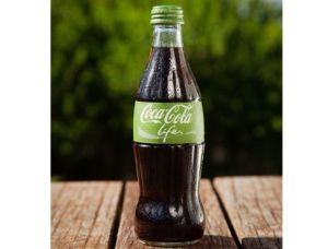 The green packaging differentiates Coca-Cola Life from the other members of the Coca-Cola portfolio in Australia.