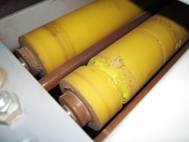 Damage to these feed rollers could have
been avoided with frequent checks.