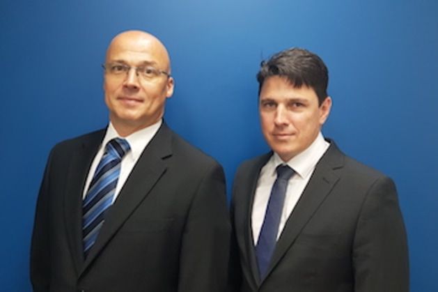 Supporting customers and the industry: Dennis Wickham (right) and Andreas Schwoepfinger, manroland Australasia