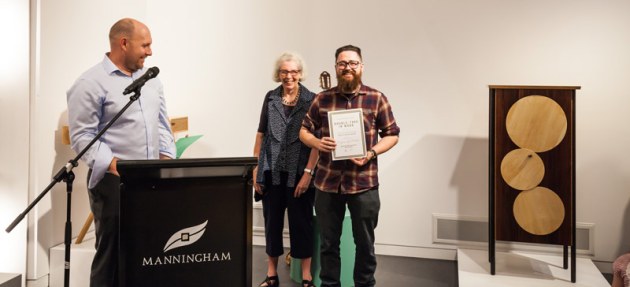 VWA president Jerome Weilens presents Benjamin Reddan with Best of Show.