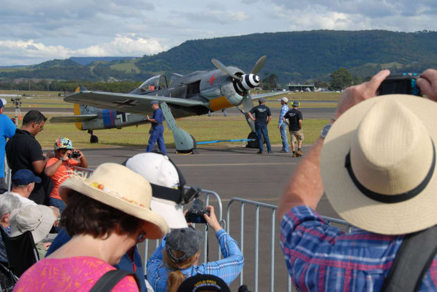 There was no doubt about it: many people came to see the rare FW190. (Steve Hitchen)