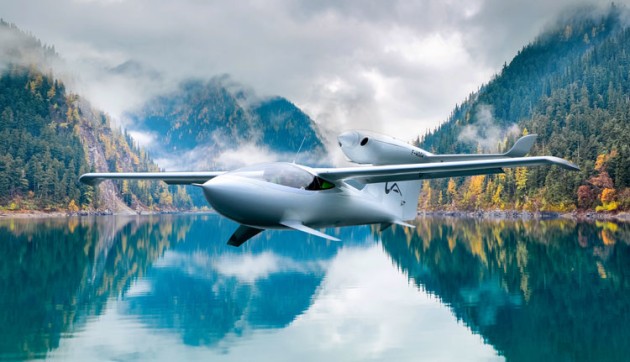 LISA Airplane's Akoya LSA operates from water thanks to seafoil technology. (LISA Airplanes)