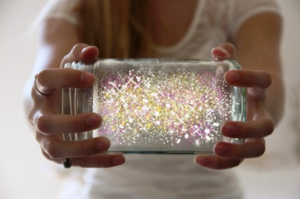 The so-called Pixie Dust can be used to sterilise flexible packaging such as stand-up pouches, bag-in-box, sealed packages, dental tools and medical devices.