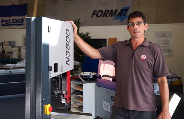 Peter Burkitt demos the Hammer N3800 bandsaw.