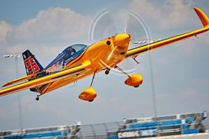 Matt Hall arrives at the Texas Motor Speedway for the penultimate round of the 2015 Red Bull Air Race world championship. (Andreas Langreiter/Red Bull Content Pool)