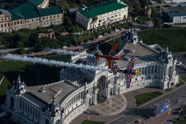 Martin Sonka and Nicolas Ivanoff cruise over the Kazan Kremlin ahead of the 2017 Red Bull Air Race in Kazan, Russia. (Red Bull Content Pool/Joerg Mitter)