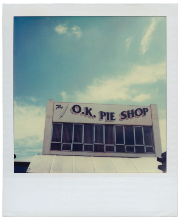 &copy; David Marks. The O.K. Pie Shop, Mt Gambier, SA, 2004.