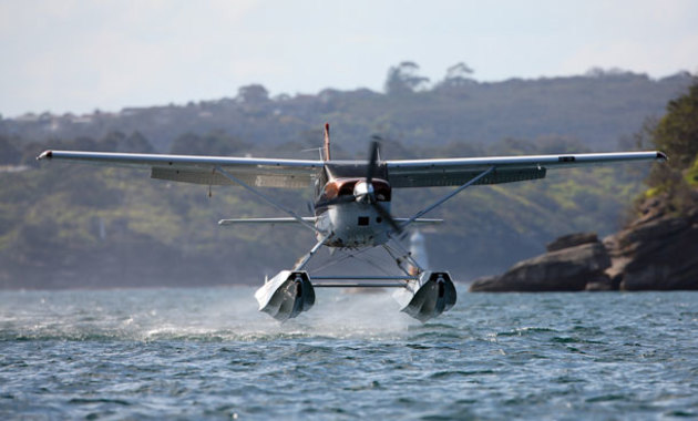 Lift-off is achieved, marking the transition from boat to aeroplane. (Murray Wood)