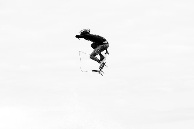 &copy; Ed Sloane. An alternate focus on action is often interesting to explore in surfing.