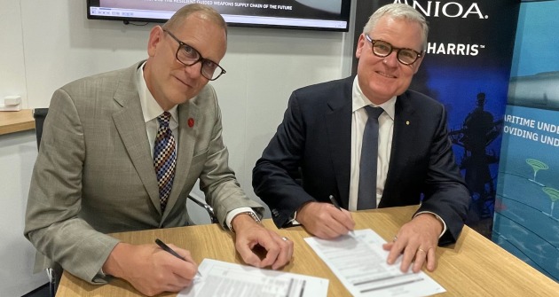 Aerojet Rocketdyne VP of Strategy Andrew Crickenberger (left) and NIOA Australia-NZ CEO Ben James ink the two companies&rsquo; collaboration agreement.
Credit: NIOA