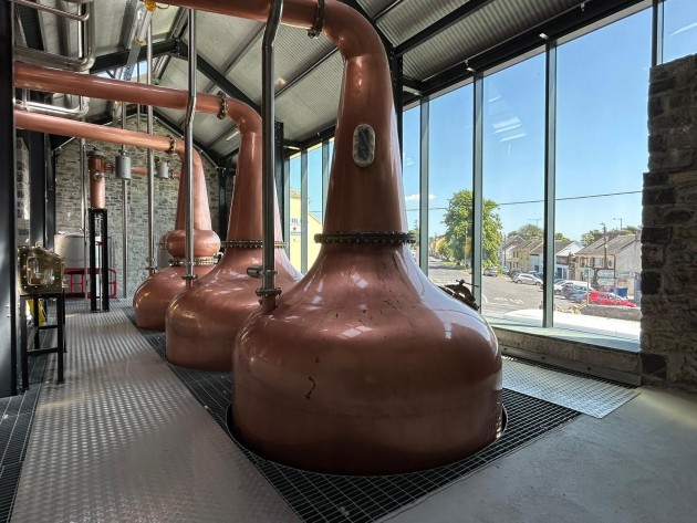 Abascragh Distillery has been named home to the world&rsquo;s first carbon neutral whiskeys. The distillery, based in a former brick mill that is more than 200 years old, is using Oilon heat pumps, which use all waste heat.