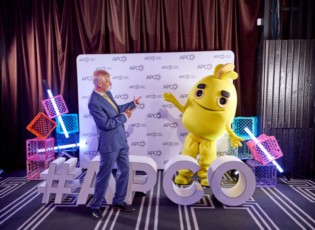 Wayne Robinson with Chucky, the Australasian Recycling Label mascot.