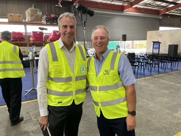 APCO's Ian Hayes and Darren Thorpe of APR Group.