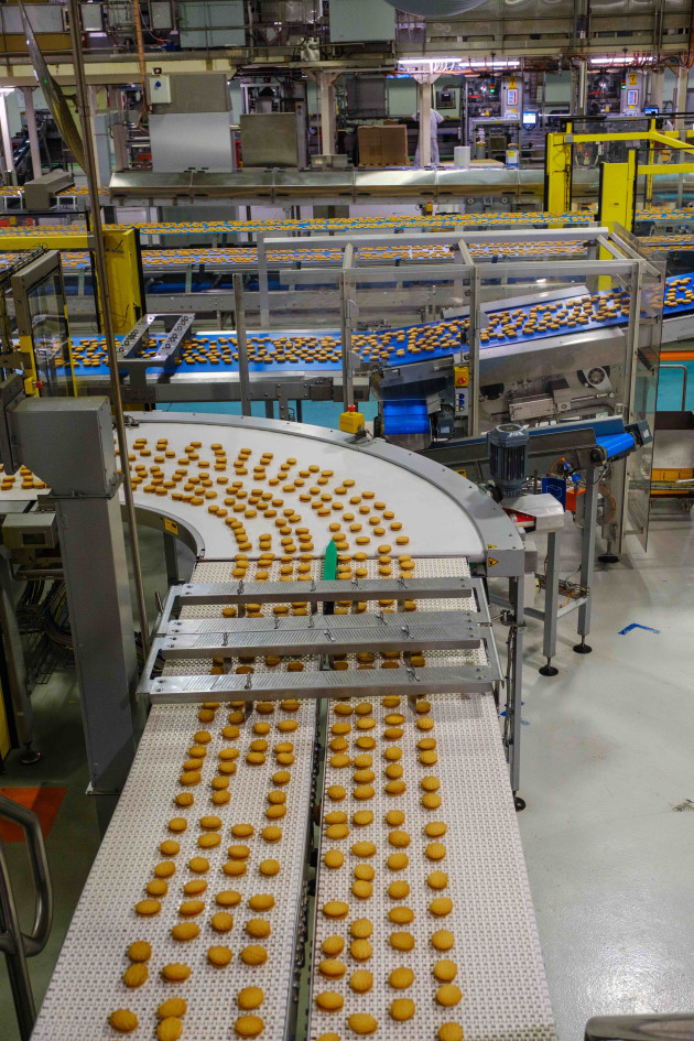 Biscuit and snack food company The Arnott&rsquo;s Group has signed an eight-year clean energy deal with the publicly owned Stanwell Corporation.