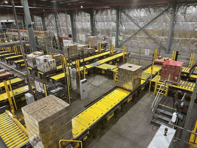 The outbound orders area in Arnott's ADC. Pallets arrive at outbound lanes in a strict sequence, in keeping with the product characteristics and weight.