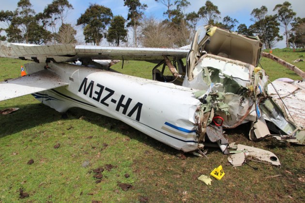 The wreckage of VH-ZEW just below the summit of Black Mount. (ATSB)