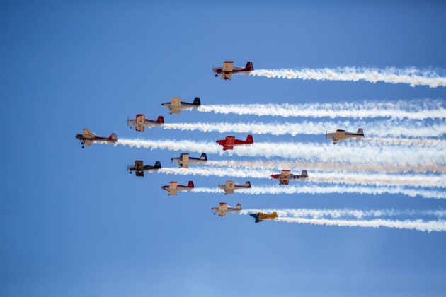 Freedom Formation writes lines in the sky above Ausfly 2024. (SAAA)