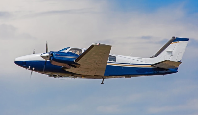 Beechcraft B58 Baron. (Joao Carlos Mendau / Wikimedia Commons)