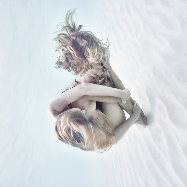 &copy; Zena Holloway