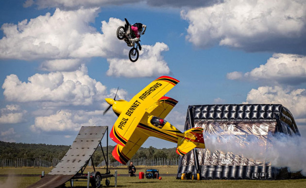Paul Bennet was one of many pilots scheduled for the Brisbane Airshow in October 2021.(Duncan Fenn)