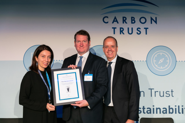 From left: Nazanin Moradi and Erik Lindroth, Tetra Pak; and Morgan Jones, Carbon Trust. (Image: Tetra Pak)