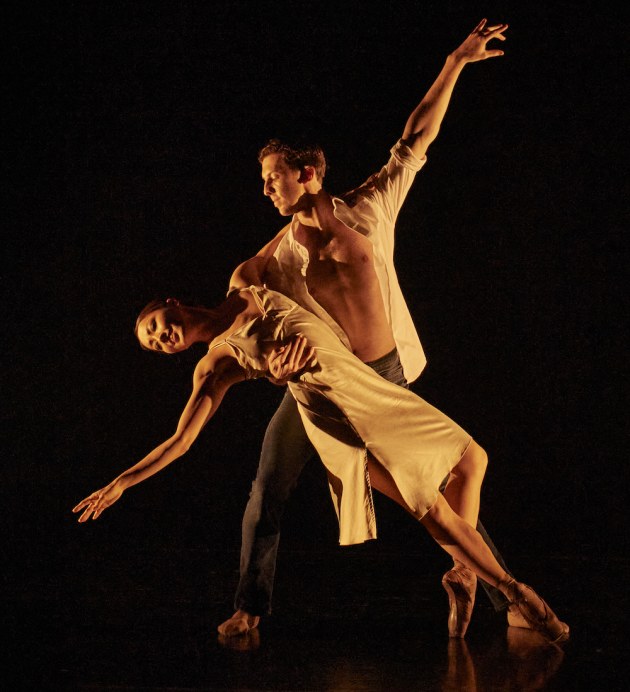 Chihiro Nomura and Jesse Homes in Carina Robert&rsquo;s Tetrad Animato. Photo by Frances Andrijich