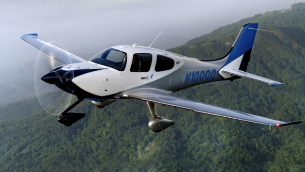 The 10,000th SR series Cirrus in flight. (Cirrus Aircraft)