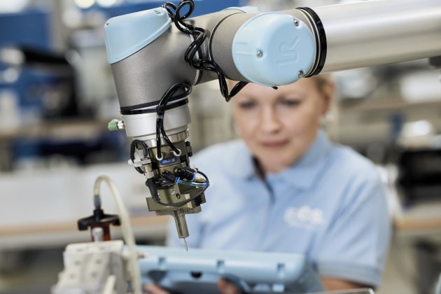 Energy efficient cobots in action.