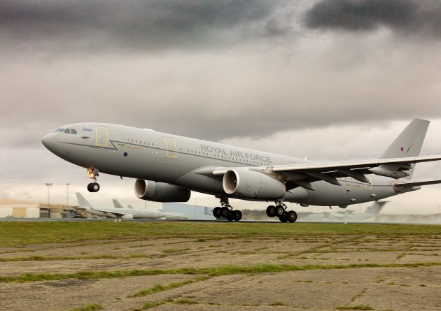 The Airbus A330MRTT RAF Voyager takes off from RAF Brize Norton for the first time powered by 100% SAF on both engines. (MoD Crown)