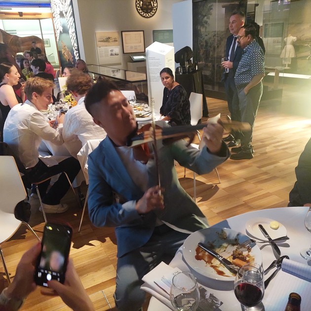 Entertainment at the dining table: Pilz party