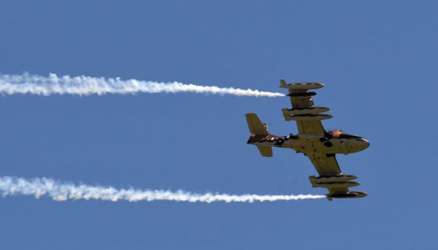 Mark "Skates" Skidmore displayed the 100 SQN RAAF Cessna Dragonfly. (Steve Hitchen)