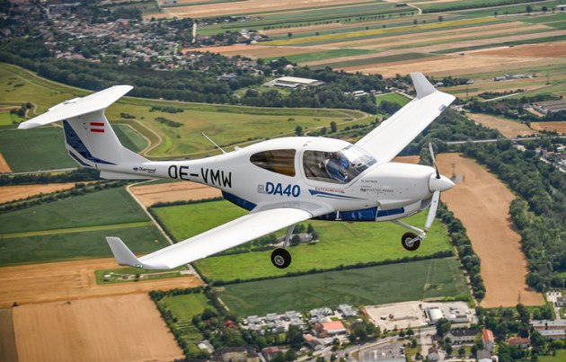 Diamond Aircraft's electric eDA40 in the air. (Diamond)