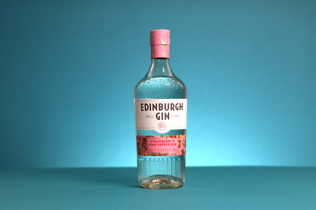A fresh new gin flavour has made its way to Australian shelves from the UK, just in time for summer &ndash; with the launch of Edinburgh Gin&rsquo;s Strawberry & Pink Pepper Gin in Dan Murphy&rsquo;s.
Source: Edinburgh Gin