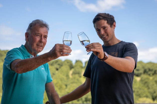 Leading whisky distillery Jim McEwan took Cape Byron Distillery co-founder and distiller Eddie Brook under his wing to develop its single malt whisky.