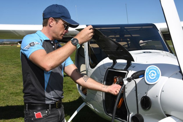 Korum Ellis prepares 2091 for the test flight around the Yarra Valley. (Steve Hitchen)