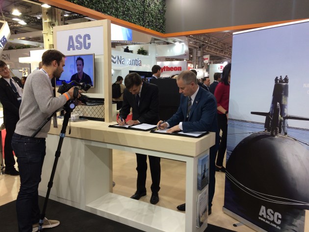 The Endel signing with Martin Edwards, general manager Subarime Capability Development for ASC. Credit: ASC