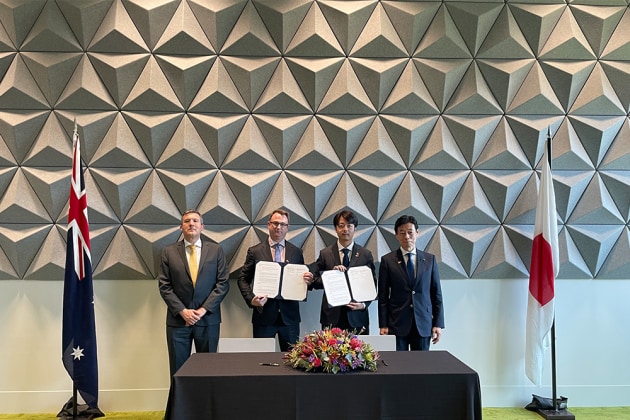 From left to right: Xavier Simonet, CEO, Austrade; James Bennett, Executive Vice President, EOS Space Systems; Kazuki Matsuo, President, EX-Fusion; Nishimura Yasutoshi, Minister of Economy, Trade and Industry of Japan.
Credit: EOS
