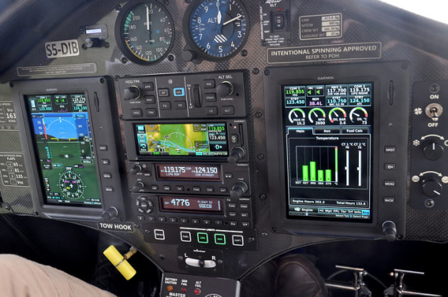 The avionics panel fitted to the Pipistrel Explorer. (Steve Hitchen)