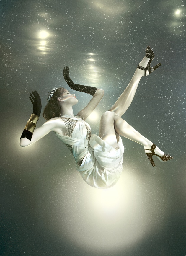 &copy; Zena Holloway